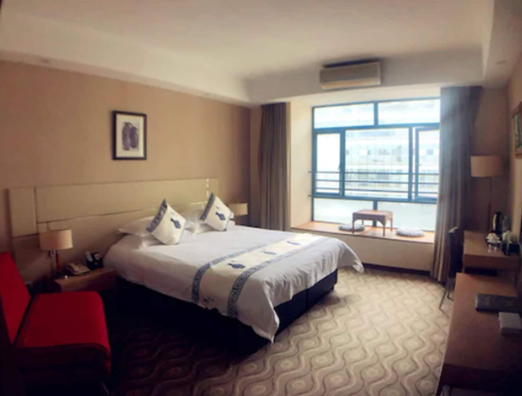 Urban Hotel Шанхай Екстериор снимка