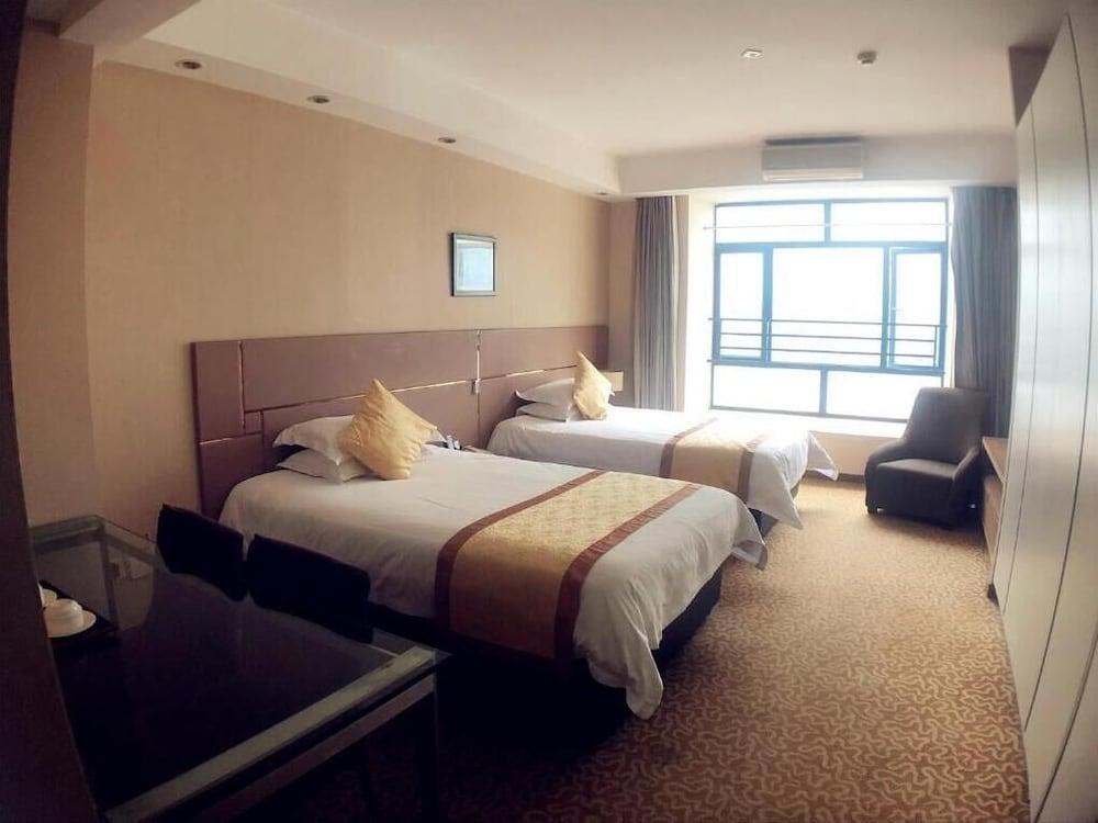 Urban Hotel Шанхай Екстериор снимка