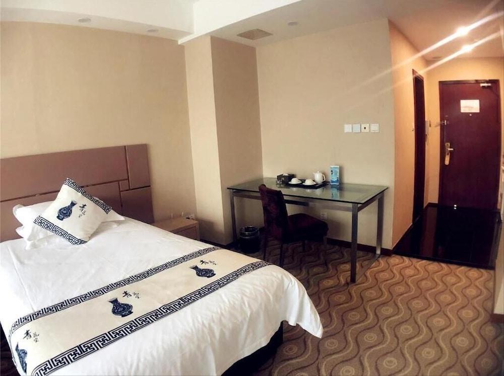 Urban Hotel Шанхай Екстериор снимка