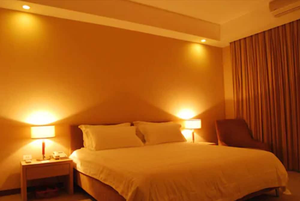 Urban Hotel Шанхай Екстериор снимка